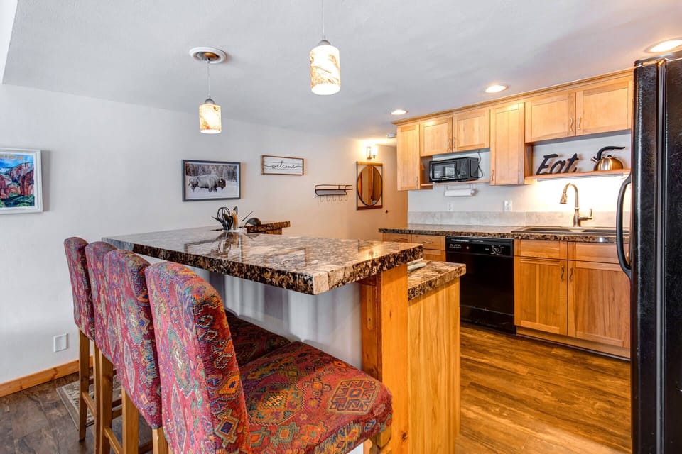 Prospector Lodge 632: Full kitchen