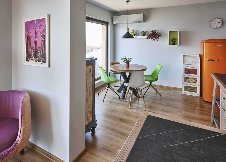 View to kitchen