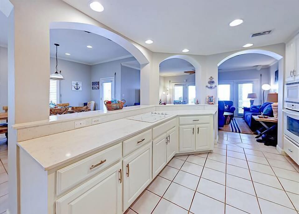 Padre Haven Gulf Blvd Luxury Villa with heated Pool