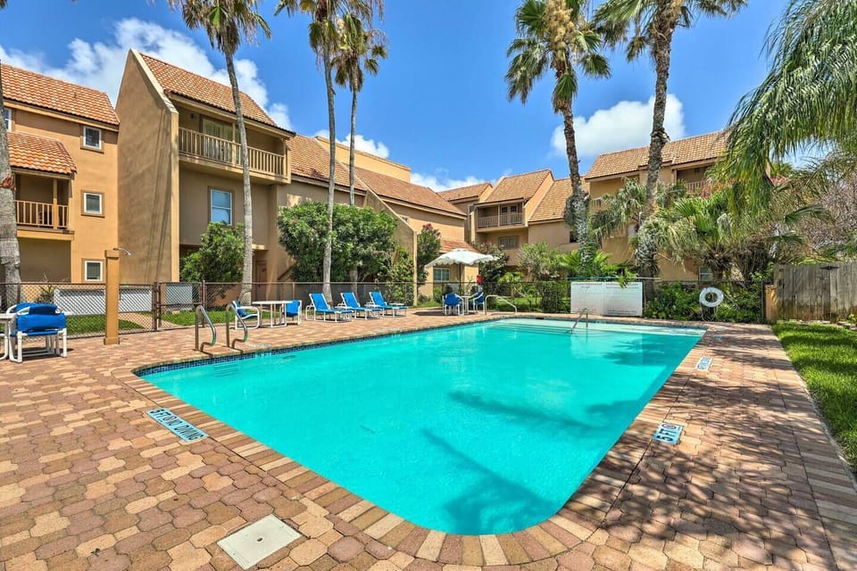 Crystal Clear Pool with a relaxing tanning ledge and poolside lounging