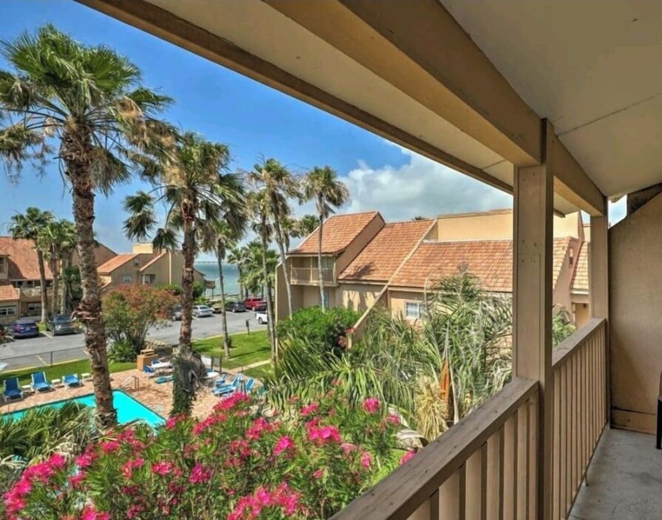 Balconies bayside and poolside