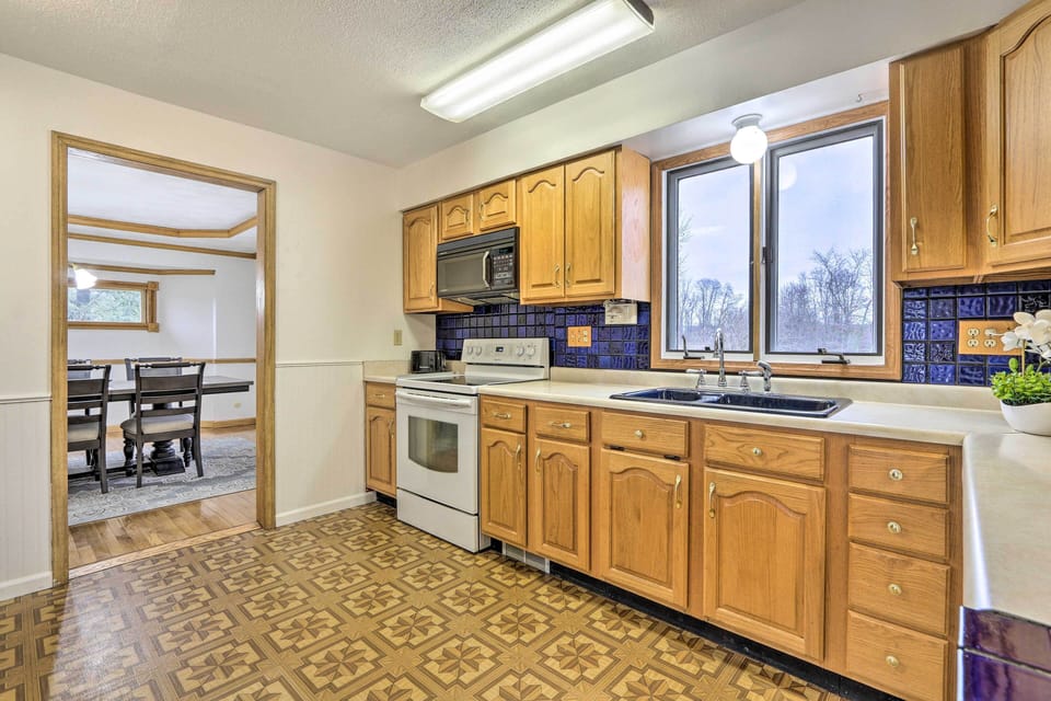 Kitchen | Cooking Basics | Toaster | Toaster Oven | Trash Bags | Napkins