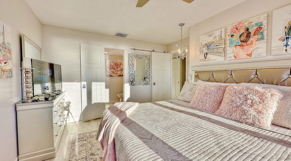 3 Bedroom/ 3 Bath Vacation Rental in Treasure Island Florida by Jeff and Gina Properties