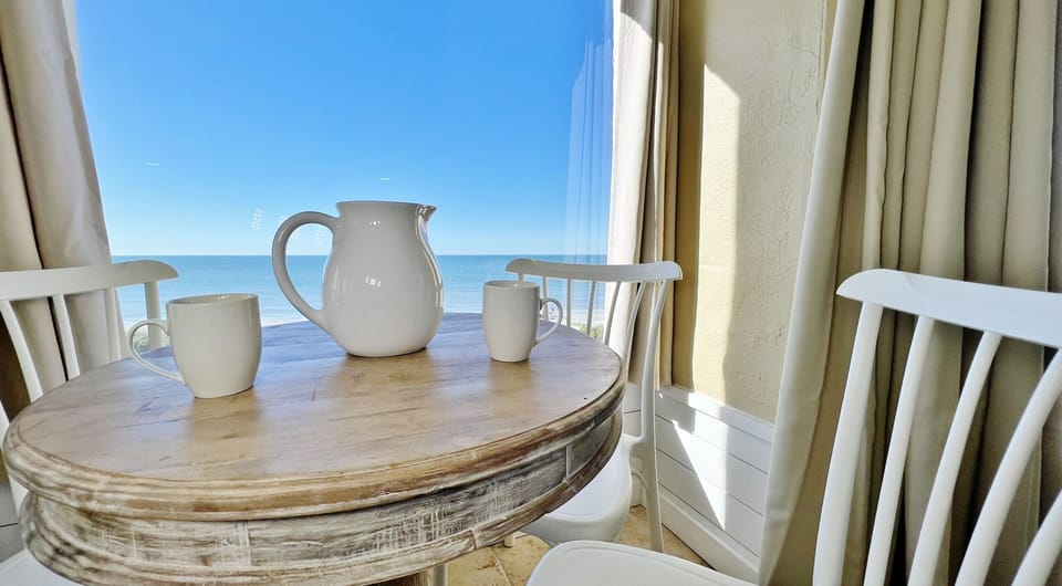 Jeff and Gina Properties - Belleair Beach Club 215 (BBC215) - Belleair Beach - 1 Bedroom - 1 Bathroom - Gulf Waterfront - Beach Front