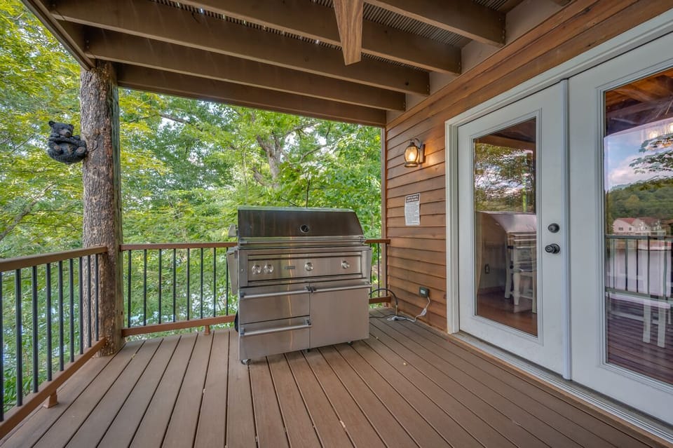 Grill | Main Floor | Russell's Fort