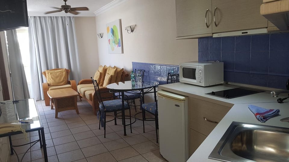 Fridge, microwave, stovetop, electric kettle
