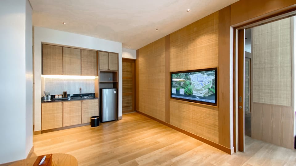 Two Bedrooms King Twin Villa | Premium bedding, desk, WiFi (free), bed sheets