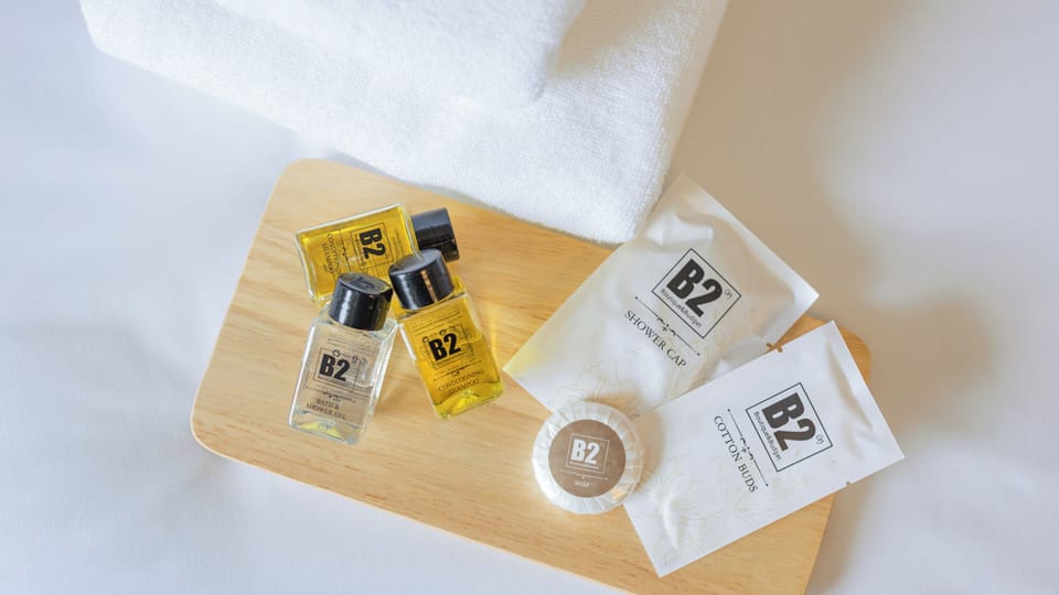 Superior Room | Bathroom amenities | Shower, towels, soap, shampoo