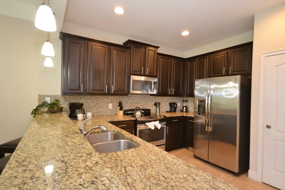 Townhome, 3 Bedrooms | Private kitchen