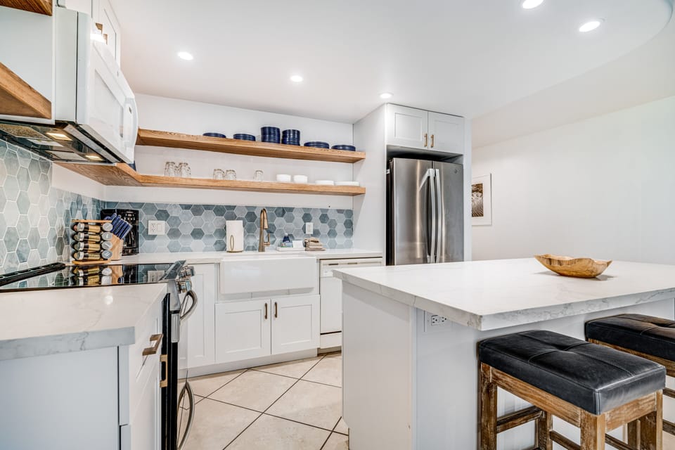 Condo, 1 Bedroom | Private kitchen | Coffee/tea maker, fridge, oven, toaster