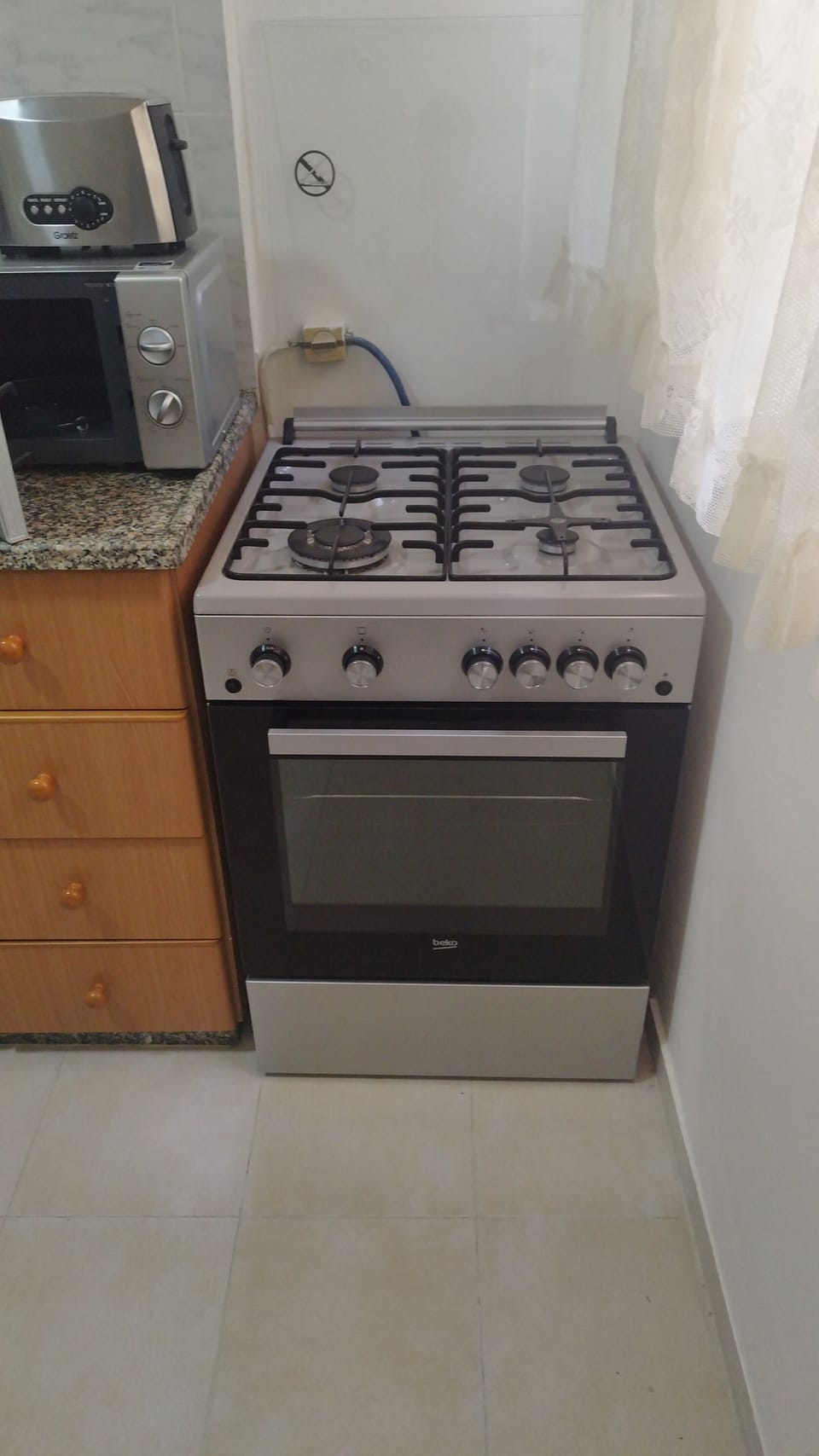 Family Apartment | Private kitchen | Full-size fridge, microwave, oven, stovetop