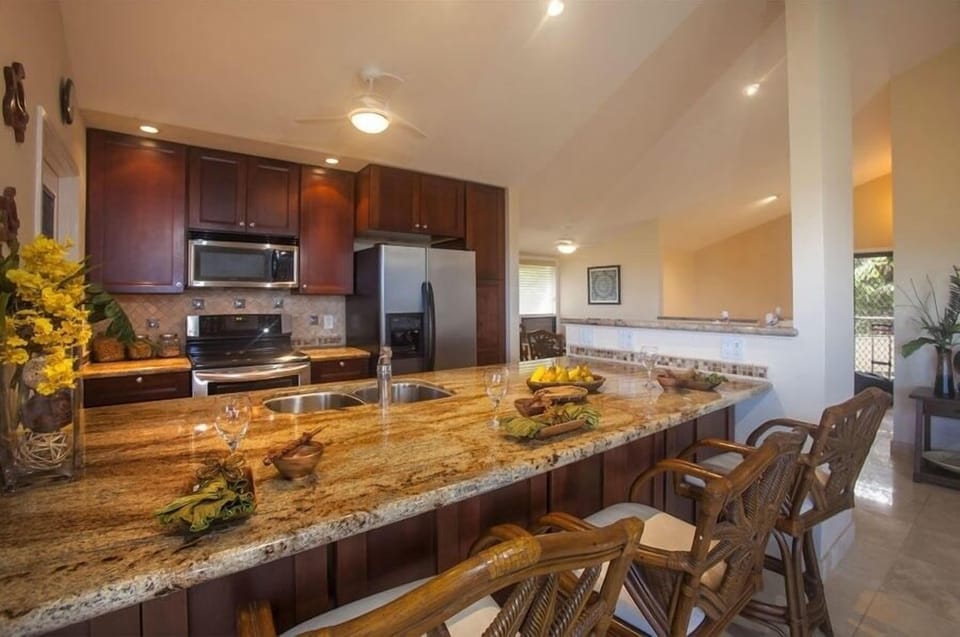 Condo, 2 Bedrooms | Private kitchen | Fridge, oven