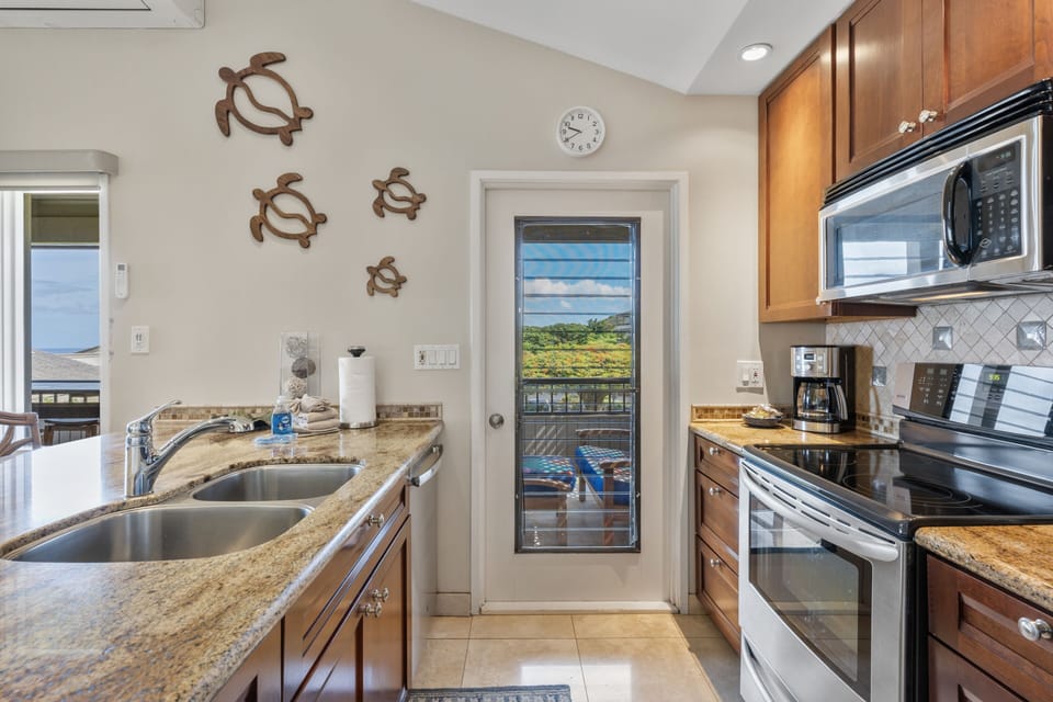 Condo, 2 Bedrooms | Private kitchen | Coffee/tea maker, fridge, oven, toaster