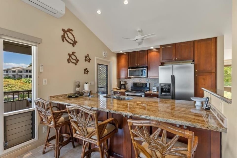 Condo, 2 Bedrooms | Private kitchen | Fridge, oven