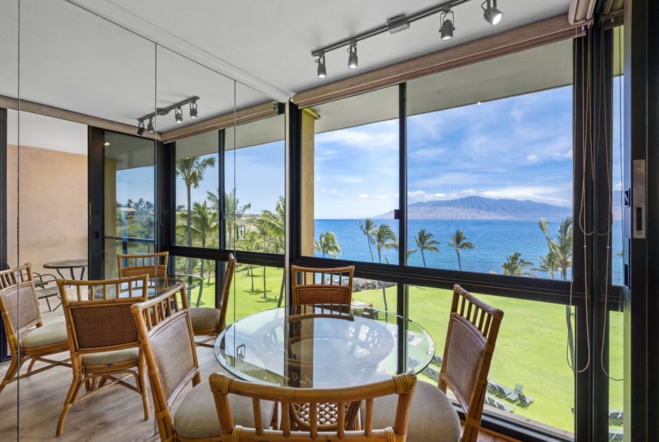 Condo, 1 Bedroom | Dining