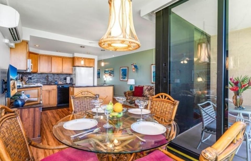 Condo, 1 Bedroom | Dining