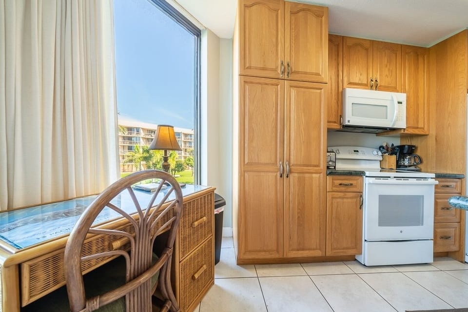 Condo, 2 Bedrooms | Private kitchen | Coffee/tea maker, fridge, oven, toaster
