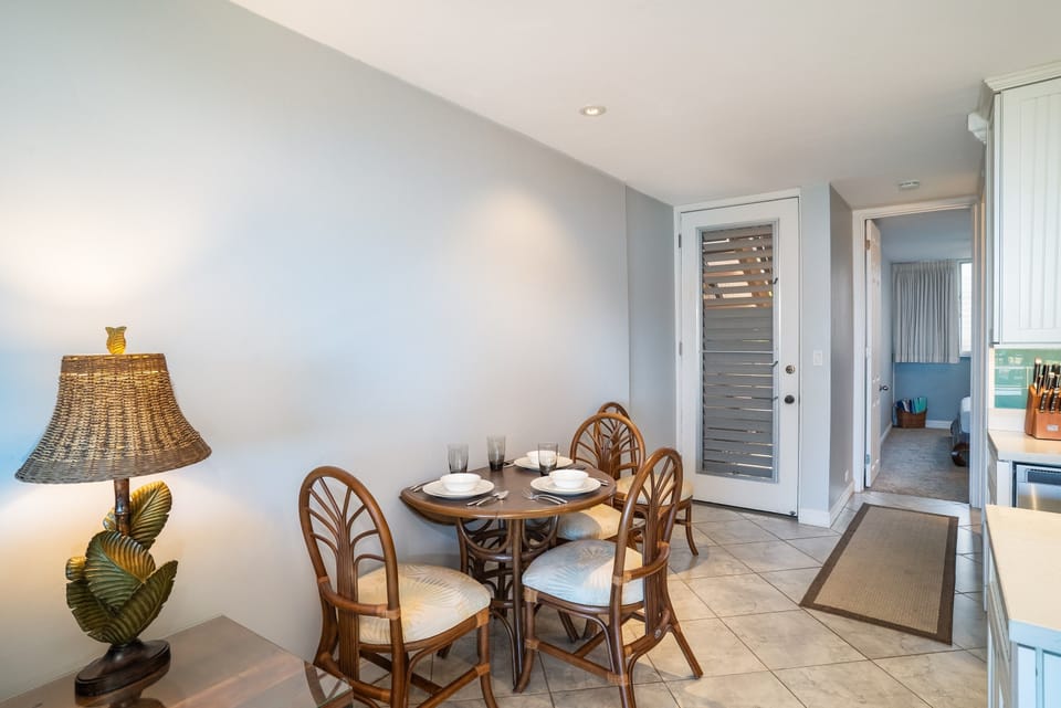 Condo, 1 Bedroom | Dining
