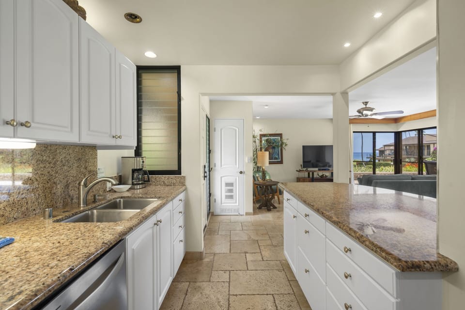 Condo, 1 Bedroom | Private kitchen | Coffee/tea maker, fridge, toaster
