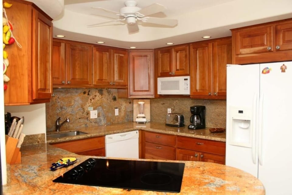 Condo, 1 Bedroom | Private kitchen | Coffee/tea maker, fridge, toaster