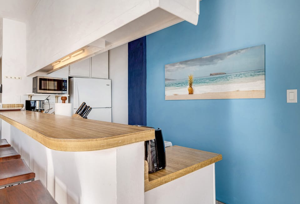 Condo, 2 Bedrooms | Private kitchen | Coffee/tea maker, fridge, oven, toaster