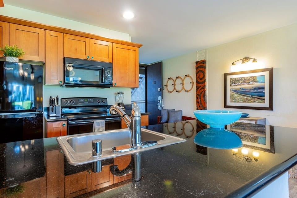 Condo, 1 Bedroom | Private kitchen | Coffee/tea maker, fridge, oven, toaster