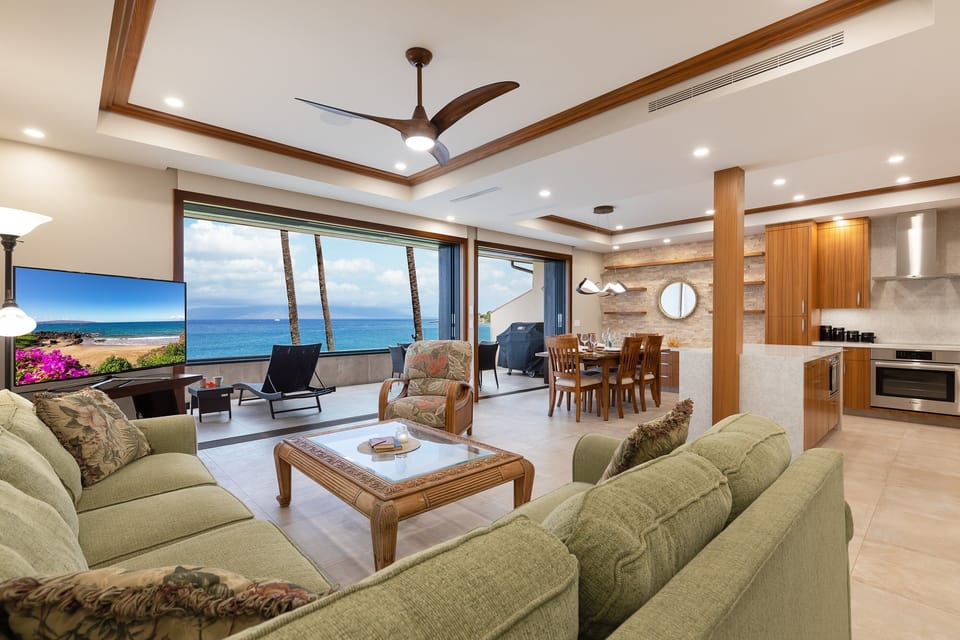 Condo, 2 Bedrooms | Living area | Smart TV