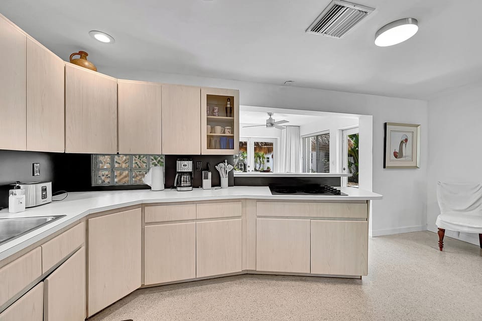 The Villa | Private kitchen | Mini-fridge, microwave, coffee/tea maker