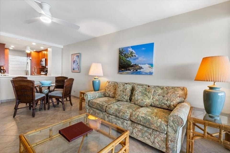 Condo, 2 Bedrooms | Living area