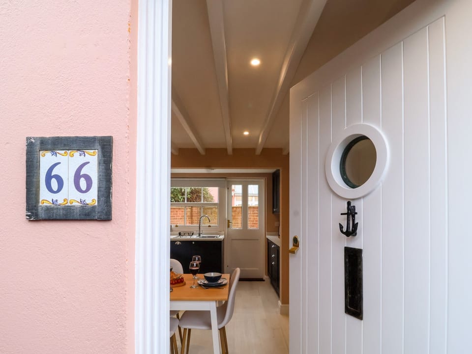 Cottage | Interior