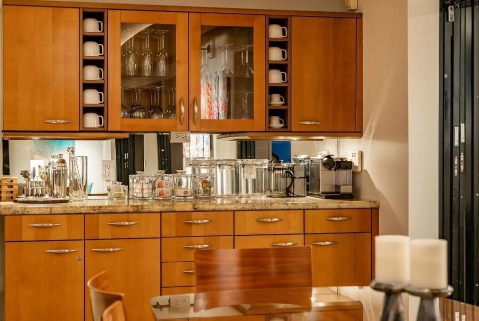 Condo, 2 Bedrooms | Dining