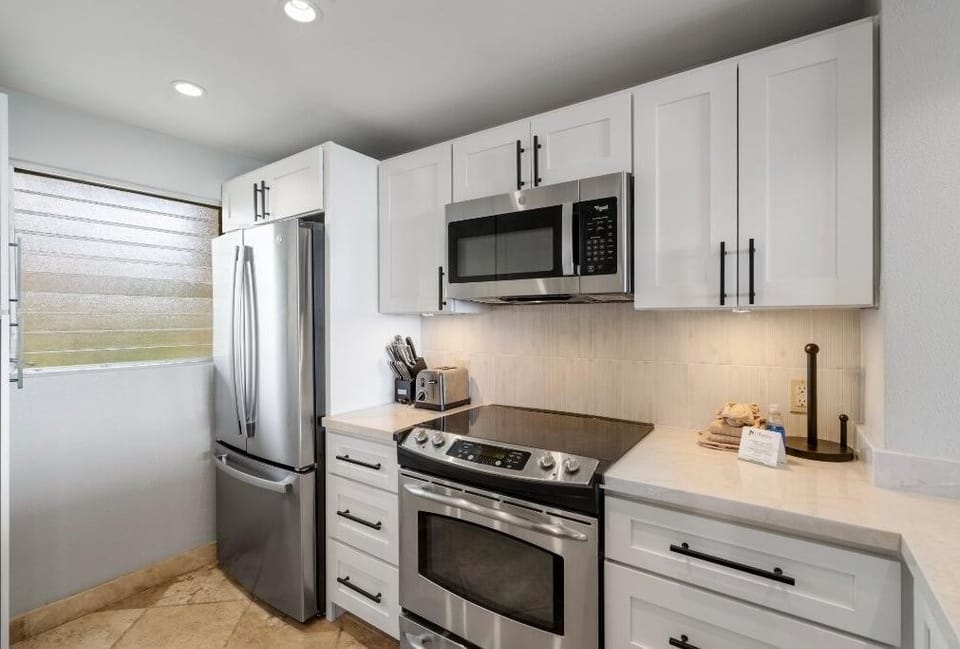Condo, 2 Bedrooms | Private kitchen | Coffee/tea maker, fridge, oven