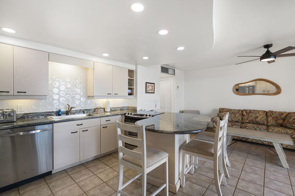 Condo, 1 Bedroom | Private kitchen | Coffee/tea maker, fridge, oven, toaster