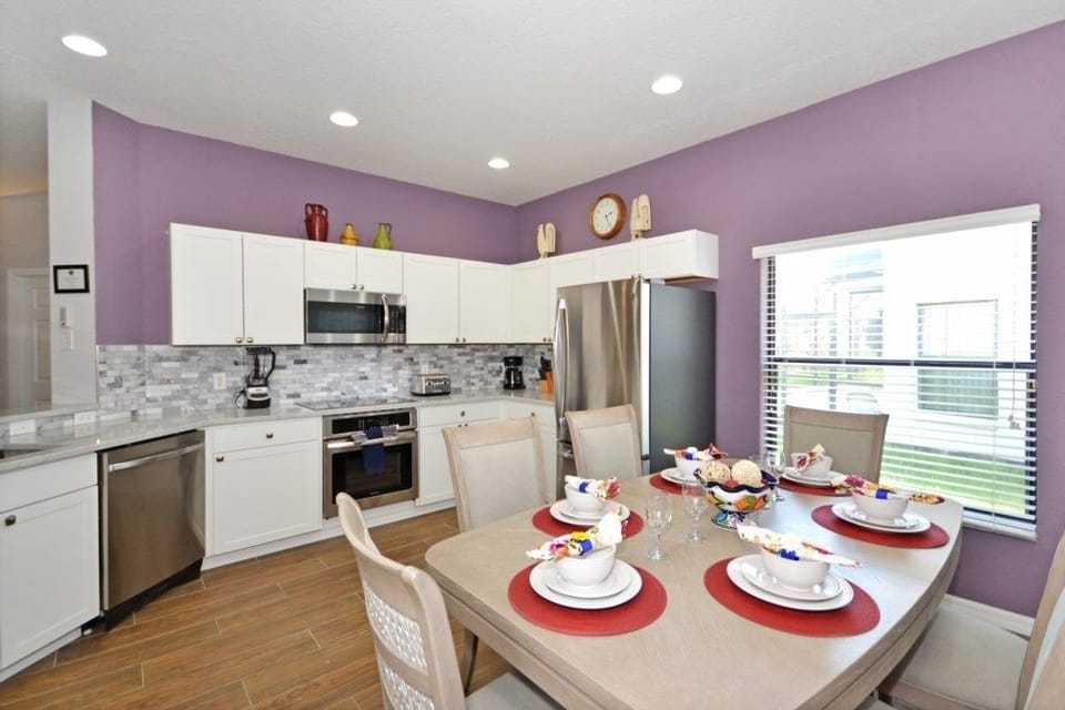 House, 4 Bedrooms | Private kitchen