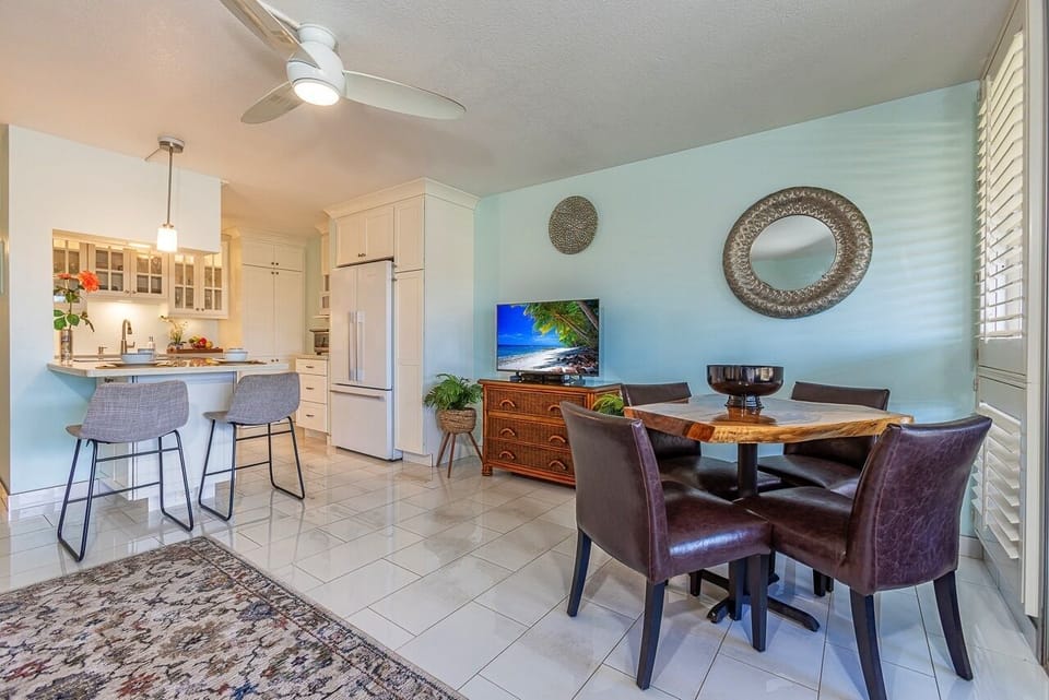 Condo, 1 Bedroom | Dining