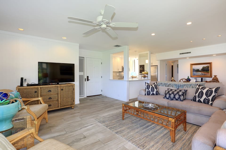Condo, 1 Bedroom | Living area | Smart TV