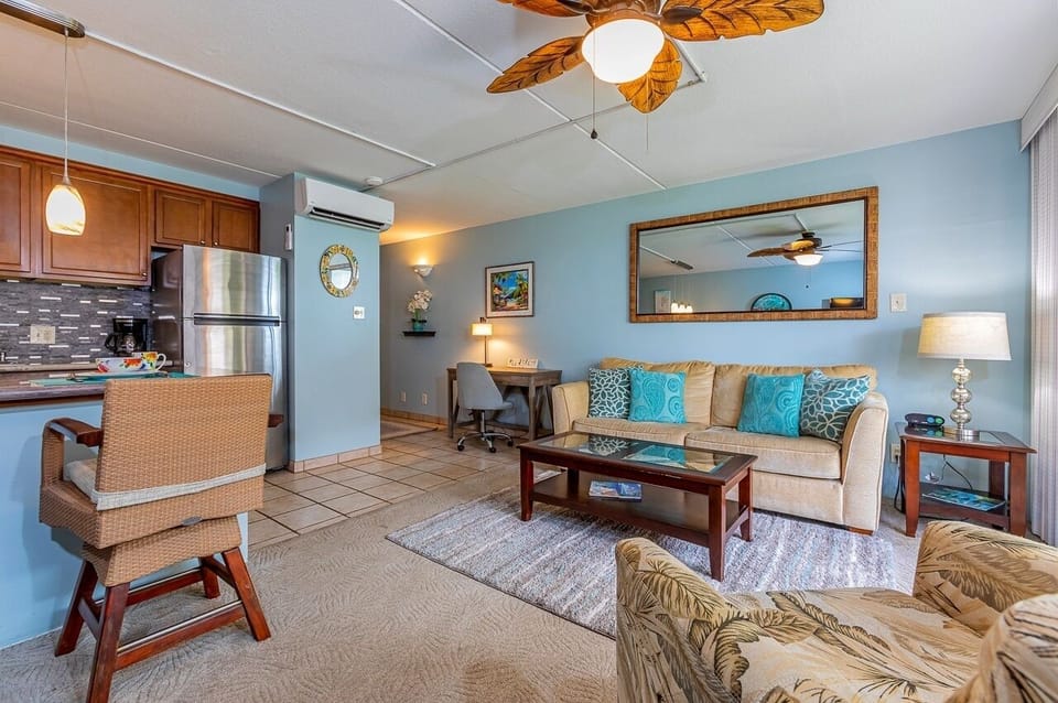 Condo, 1 Bedroom | Living area