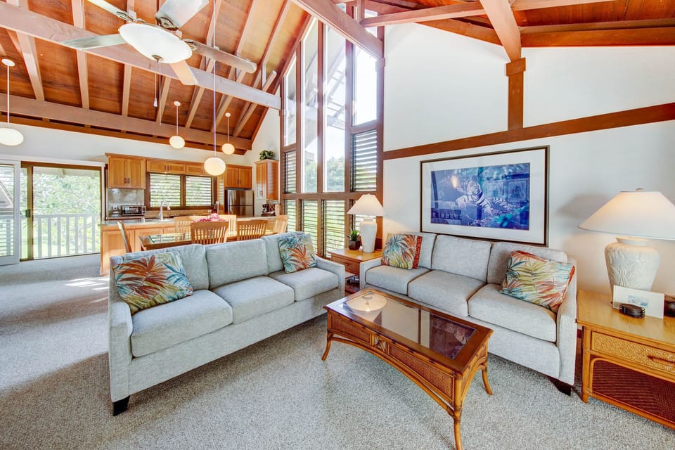Condo, 2 Bedrooms | Living area | Smart TV