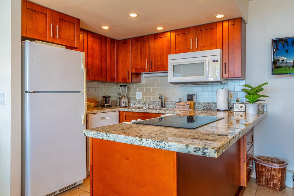 Condo, 1 Bedroom | Private kitchen | Coffee/tea maker, fridge, oven, toaster