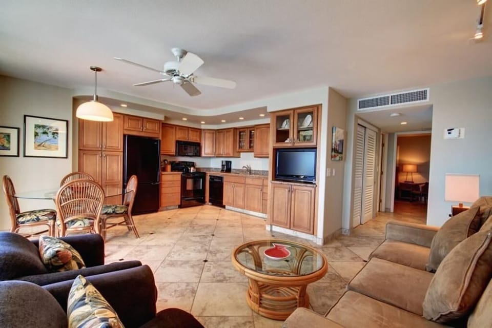 Condo, 1 Bedroom | Living area