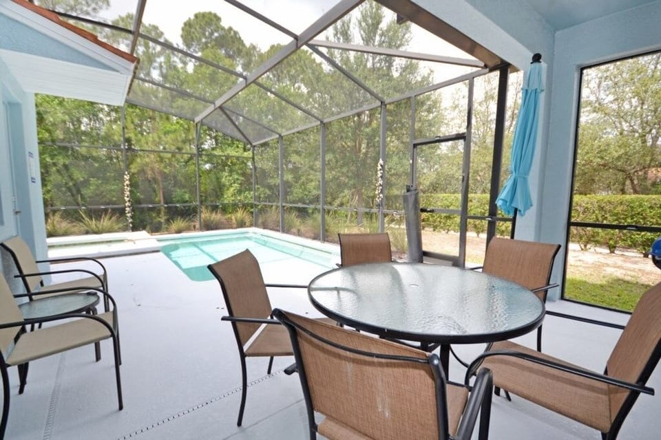 House, 5 Bedrooms | Dining