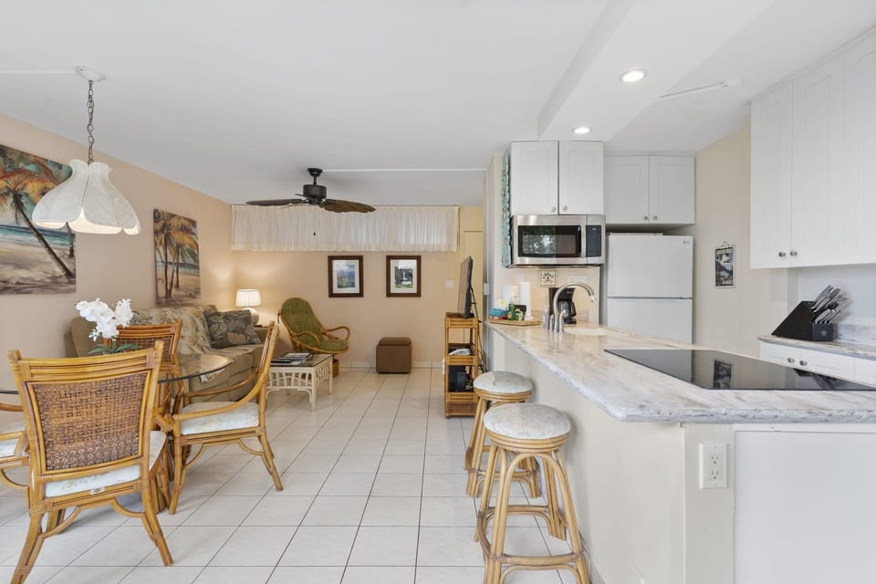 Condo, 2 Bedrooms | Private kitchen | Coffee/tea maker, fridge, oven, toaster
