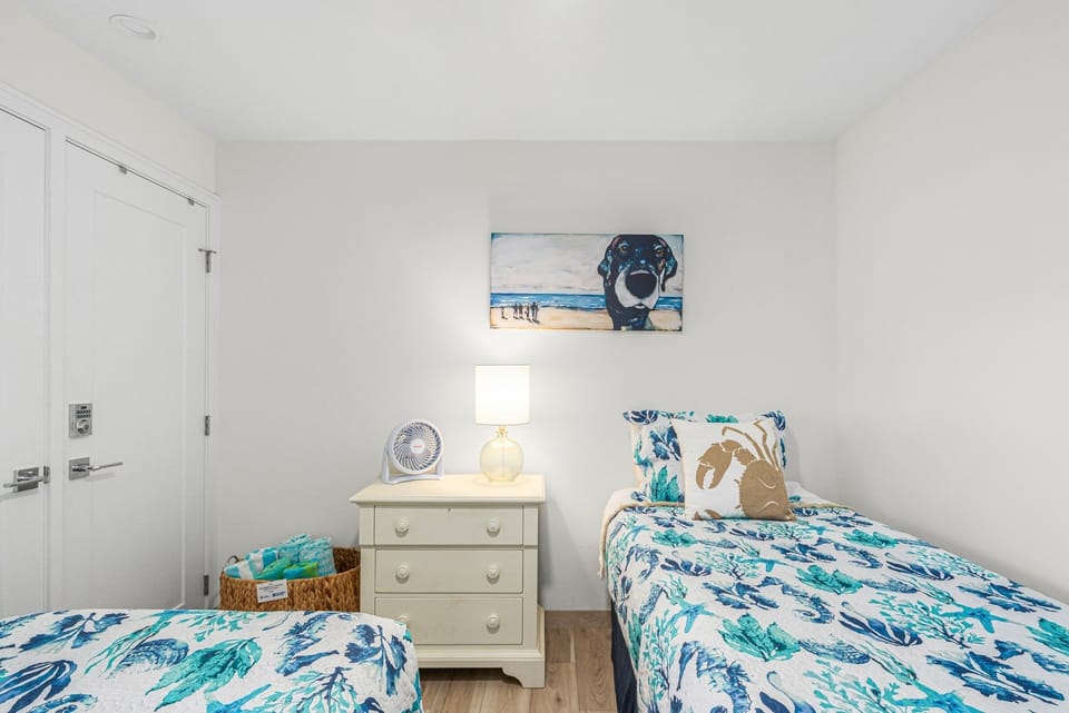 Condo, 2 Bedrooms | 2 bedrooms, iron/ironing board, WiFi (free)
