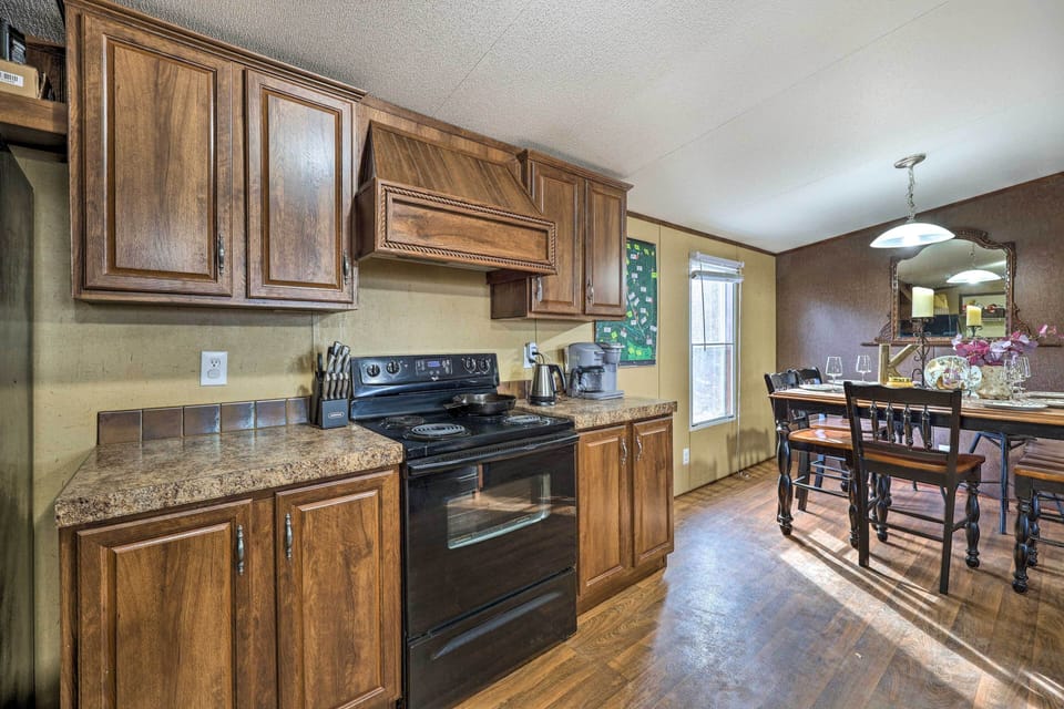 Kitchen (Main House) | Crockpot | Spices