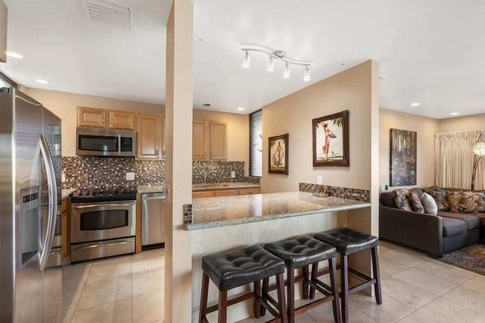 Condo, 1 Bedroom | Interior