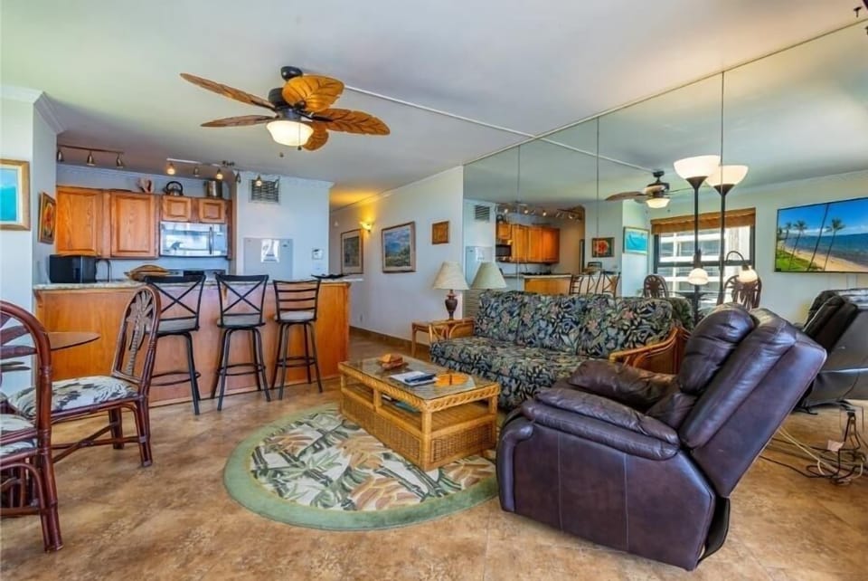 Condo, 1 Bedroom | Living area