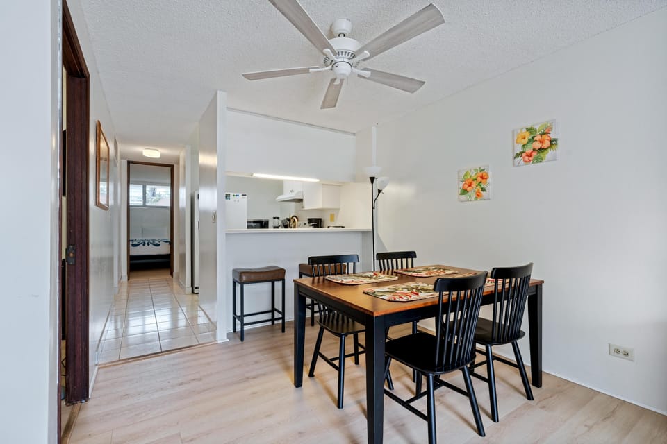 Condo, 2 Bedrooms | Dining