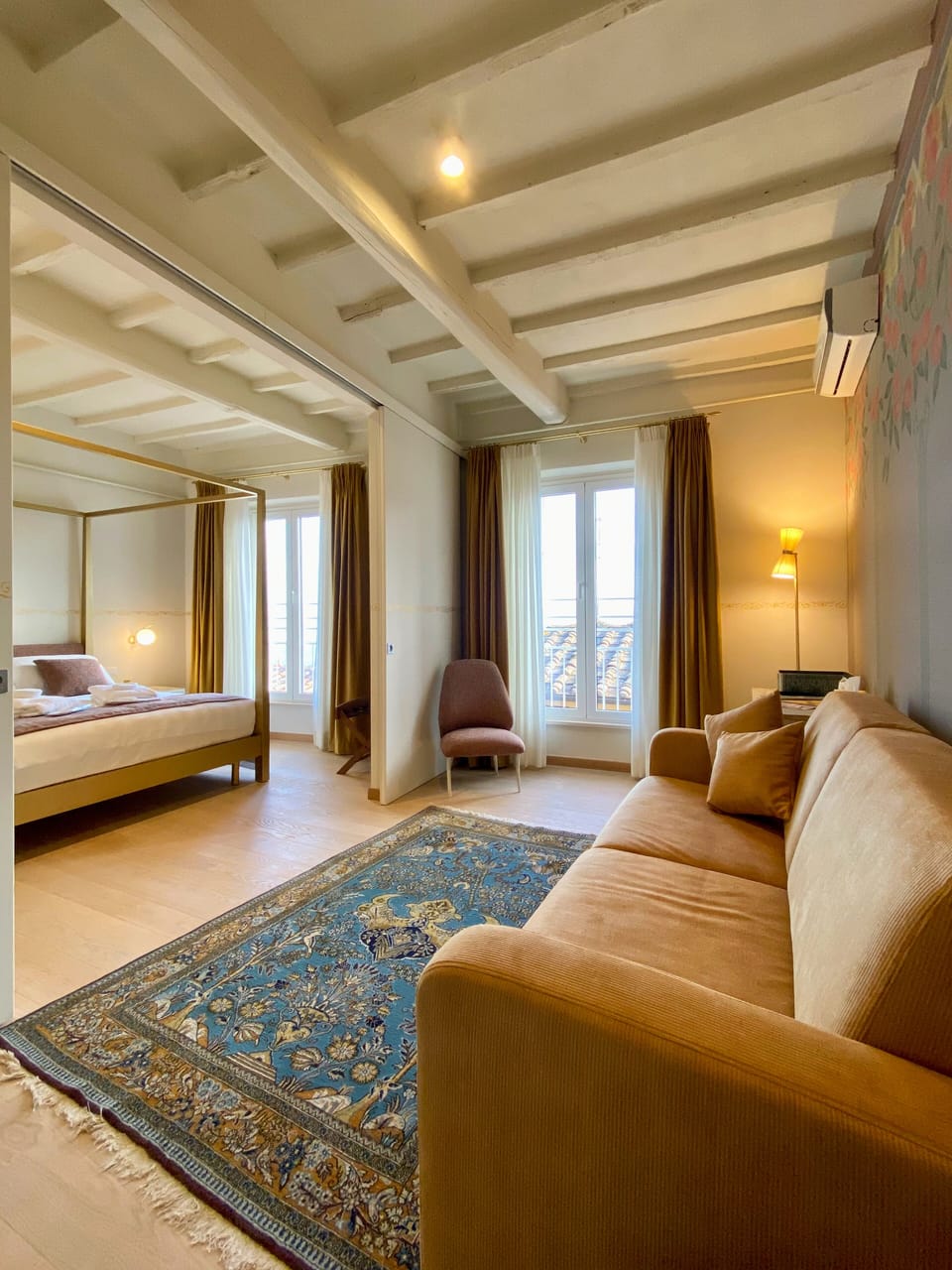 Junior Suite | Living area | Flat-screen TV
