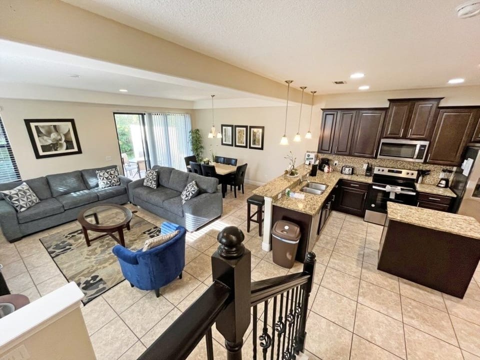 Townhome, 4 Bedrooms | Private kitchen | Coffee/tea maker, fridge, oven