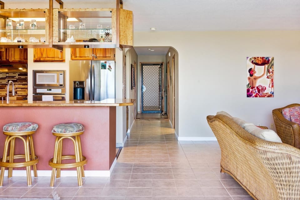 Condo, 2 Bedrooms | Interior